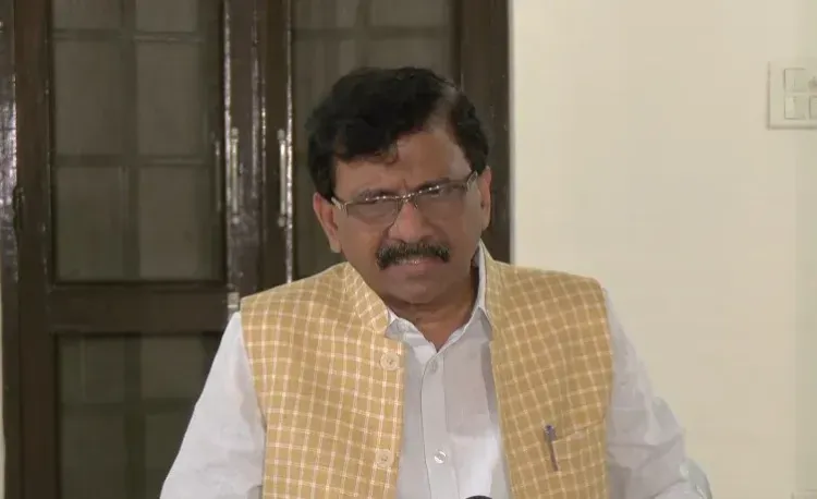 संजय राउत का केंद्र पर हमला: 'यह सरकार किसान व युवा विरोधी, केवल राजनीतिक स्वार्थ के लिए काम कर रही'