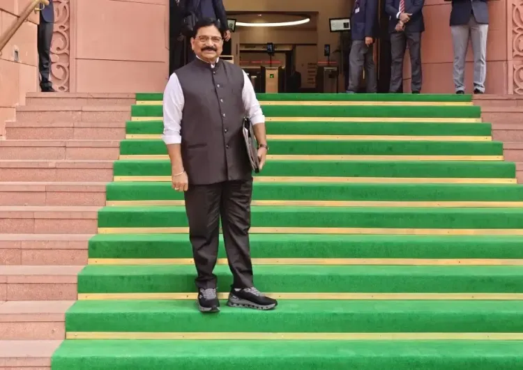 क्या सांसद रविंद्र वायकर का सरकारी सिम कार्ड का दुरुपयोग हुआ है?