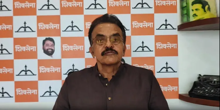 संजय राउत की संसद पर टिप्पणी से शिवसेना प्रवक्ता संजय निरुपम नाराज़, कहा — 'संवैधानिक संस्थाओं की पवित्रता से न करें खिलवाड़'