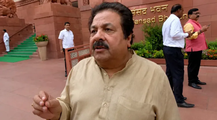 नीट पेपर लीक: विपक्ष का संसद में हंगामा, शिक्षा मंत्री धर्मेंद्र प्रधान के इस्तीफे पर अड़ा