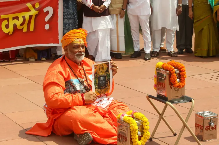 पप्पू यादव की संसद में पुजारी वेशभूषा पर हिंदू सेना का विरोध, लोकसभा सदस्यता रद्द करने की माँग