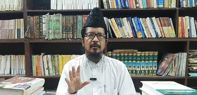 मुस्लिम CM चेहरे की मांग: मौलाना रजवी ने अखिलेश को दी चेतावनी, '2027 में वोट नहीं'