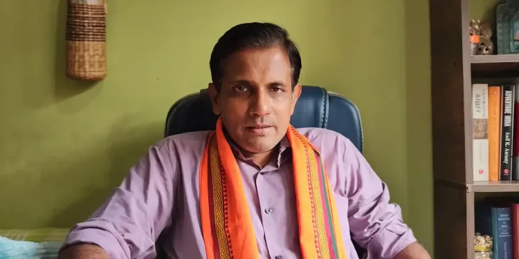 तुहिन सिन्हा का तीखा हमला: 'खून-खराबे से सरकार बदलने की वकालत क्यों?' — कांग्रेस और प्रशांत भूषण पर निशाना