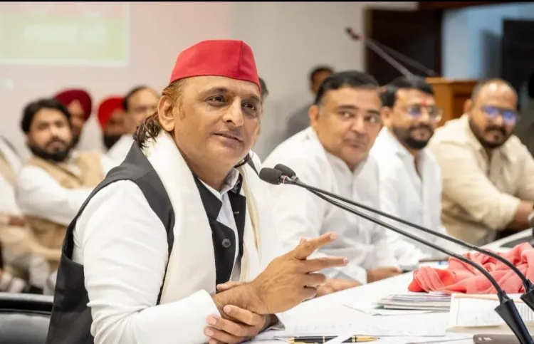 सर्राफा व्यापारी पुलिस उगाही से त्रस्त: अखिलेश यादव ने योगी सरकार पर साधा निशाना