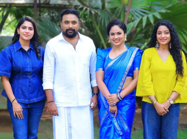 Sasikumar, Swasika team up for family thriller directed by Hari Santhosh