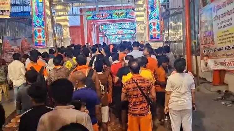 सावन शिवरात्रि पर काशी विश्वनाथ धाम में उमड़ा आस्था का सैलाब, 'हर-हर महादेव' से गूंजी काशी