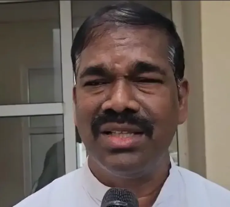 क्या स्कूलों में भगवत गीता का पाठ अनिवार्य होगा?