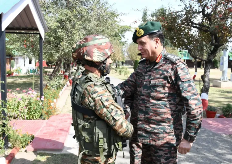 सेनाध्यक्ष जनरल धीरज सेठ ने श्रीनगर में राष्ट्रीय राइफल्स मुख्यालय का दौरा किया, आतंकवाद-रोधी तैयारियों की समीक्षा