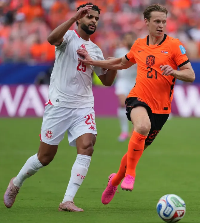 Frenkie de Jong's Barcelona return delayed as knee injury persists