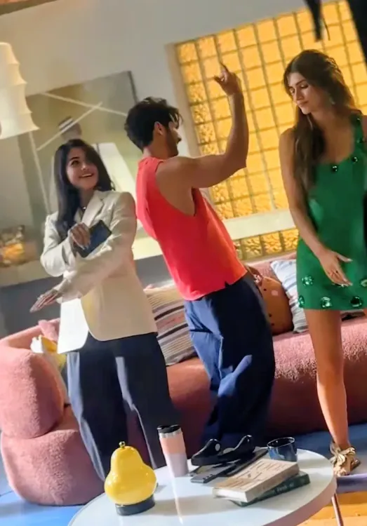 Shahid Kapoor, Kriti Sanon & Rashmika Mandanna go BTS for Cocktail 2