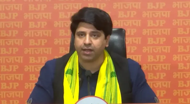 क्या शहजाद पूनावाला ने ई-सिगरेट घटना पर उठाए सवाल, टीएमसी को अब भी एक्शन नहीं लेना चाहिए?