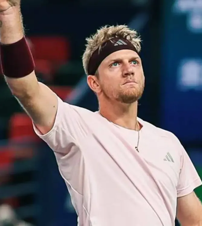 Shanghai Masters: Davidovich Fokina stuns Zverev 5-7, 6-4, 6-3 in semis