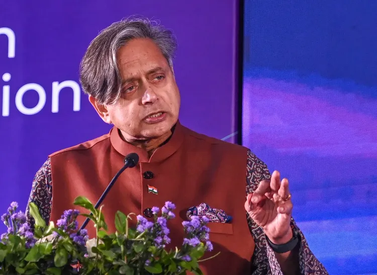 Shashi Tharoor visits Jammu passport office, recalls Jitendra Singh's medical roots