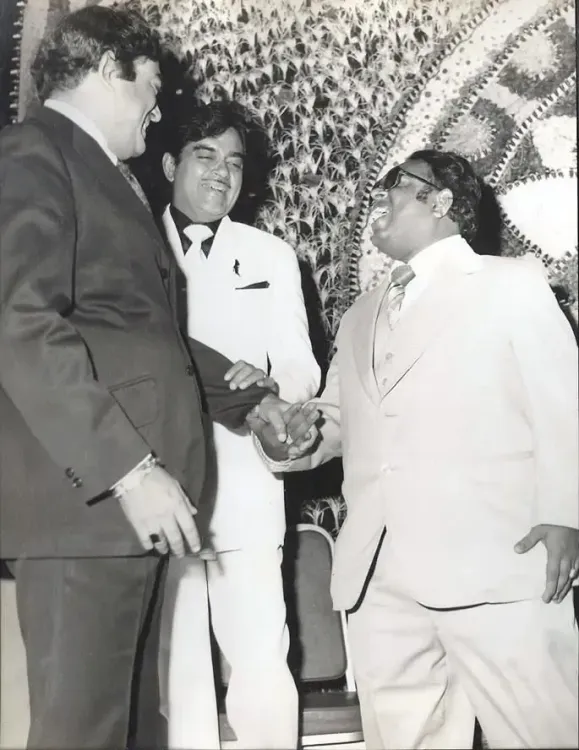 How Did Shatrughan Sinha Honor Sanjeev Kumar's Memory?