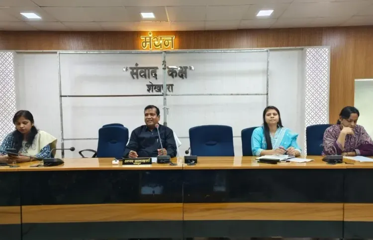 शेखपुरा में 'मिशन राशन कार्ड' अभियान: 26,595 वंचित परिवारों तक पहुँचेगा अनाज, 13 अगस्त तक रोज़ 209 कार्ड जारी होंगे