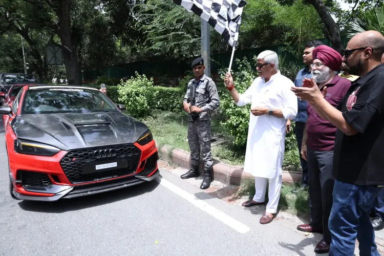 Shekhawat flags off Delhi–Srinagar–Leh Modball Run