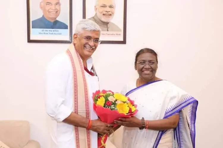 Shekhawat Greets President Murmu on Her Birthday
