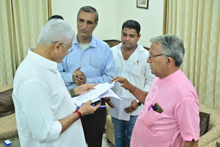 Shekhawat holds public grievance session in Jodhpur