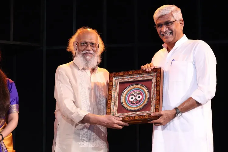 Shekhawat pays tribute to Odia poet Upendra Bhanja at Swapnil Odisha