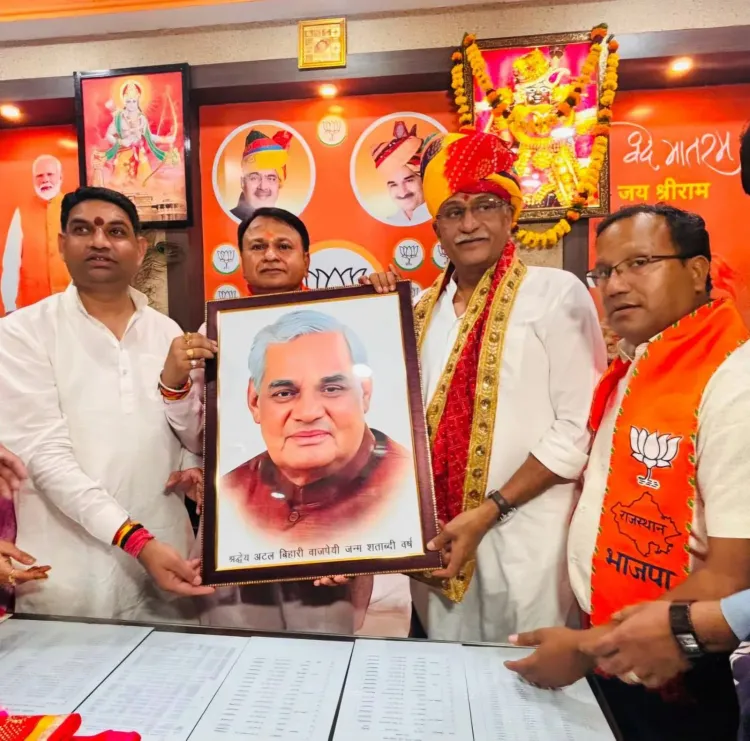 Shekhawat Views Modi's 12-Year Achievement Exhibition in Jaipur