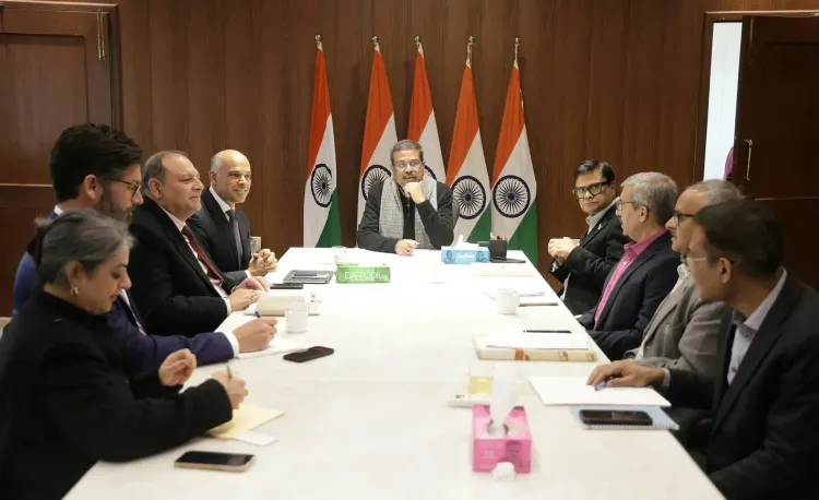 क्या केंद्रीय शिक्षा मंत्री और एजुकेशनल टेस्टिंग सर्विस के बीच हुई महत्वपूर्ण वार्ता?