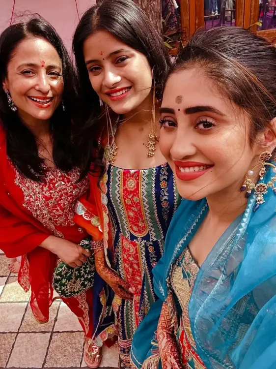 Is Shivangi Joshi Reuniting with On-Screen 'Nani' Lataa Saberwal at Her Sister's Wedding Festivities?