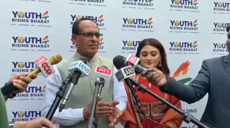 Shivraj calls Rahul Gandhi a 'part-time politician, full-time traveller'
