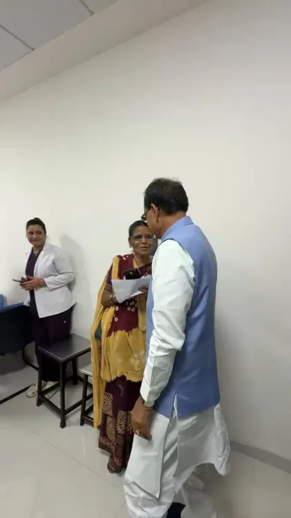 Shivraj Flags Day-2 of Health Camp in Vidisha