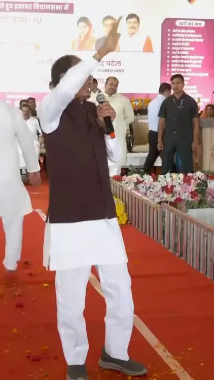Shivraj lays foundation for 36 PMGSY-IV roads in Sehore