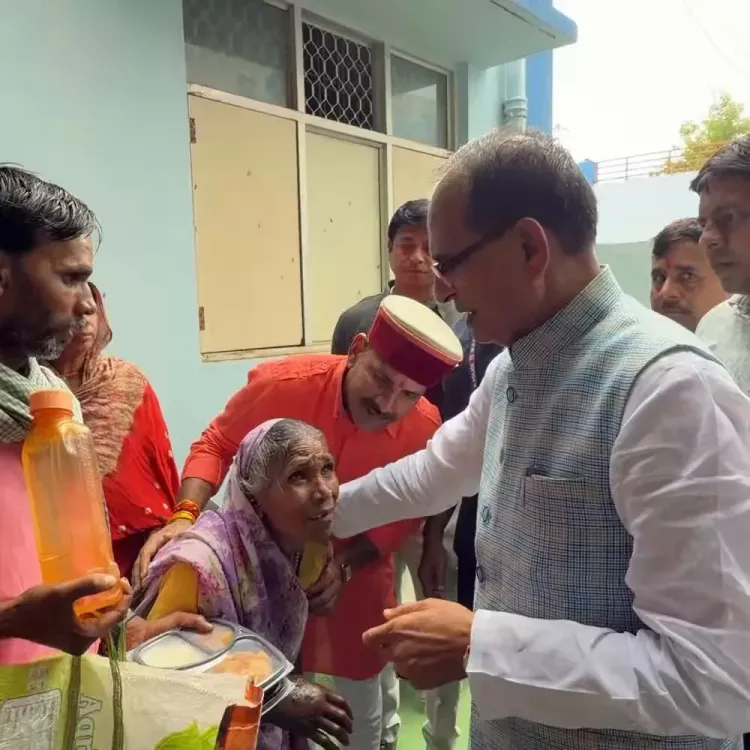 Shivraj Singh Chouhan Attends Free Cancer Camp in Vidisha
