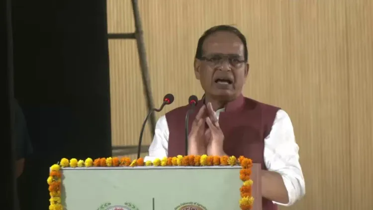 Shivraj Singh Chouhan Backs Integrated Farming to Raise Farm Income