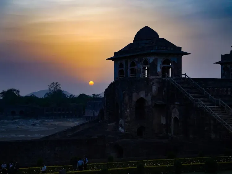 Shivraj Singh Chouhan Hails Mandu as Heartbeat of MP