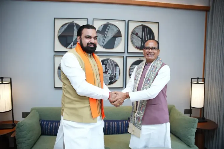 Shivraj Singh Chouhan meets Bihar CM in Patna