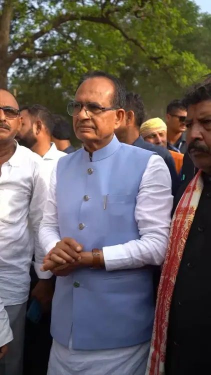 Shivraj Singh Chouhan Reviews DSR Paddy Tech in Patna