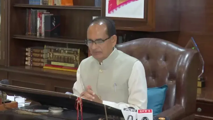 Shivraj Singh Chouhan Stresses Transparency in Rural Scheme Delivery