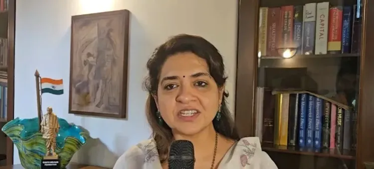 शायना एनसी का वार: शिंदे कार्यकर्ताओं को सम्मान देते हैं, यूबीटी अपने नेताओं को ही कोसती है
