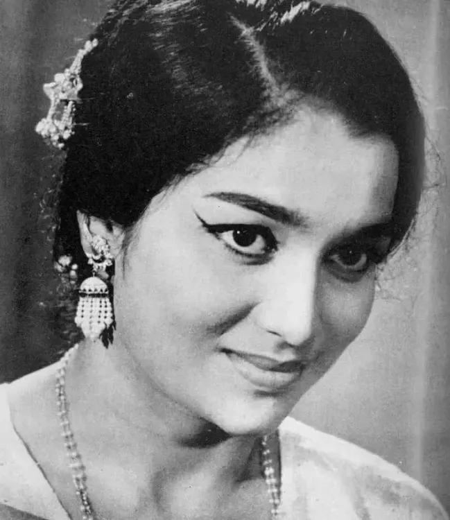 आशा पारेख की आत्मकथा: गीता बाली ने रानीखेत शूटिंग पर किया था मेकअप, शम्मी कपूर से जताई थी गोद लेने की इच्छा
