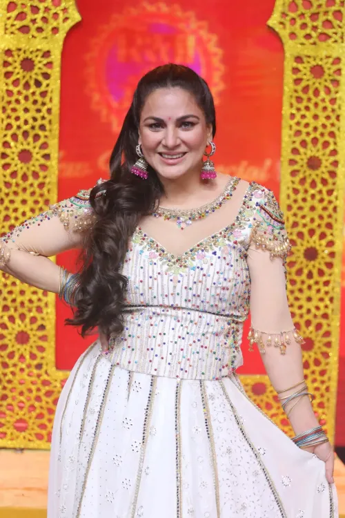 Shraddha Arya calls balancing motherhood & shootings 'a beautiful learning experience