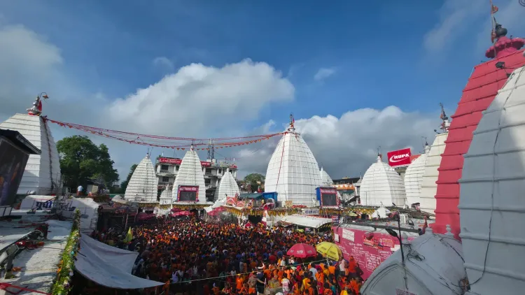 देवघर में श्रावणी मेले के अंतिम सोमवार पर 3 लाख से अधिक कांवड़ियों का जलाभिषेक, 55 लाख का आँकड़ा पार