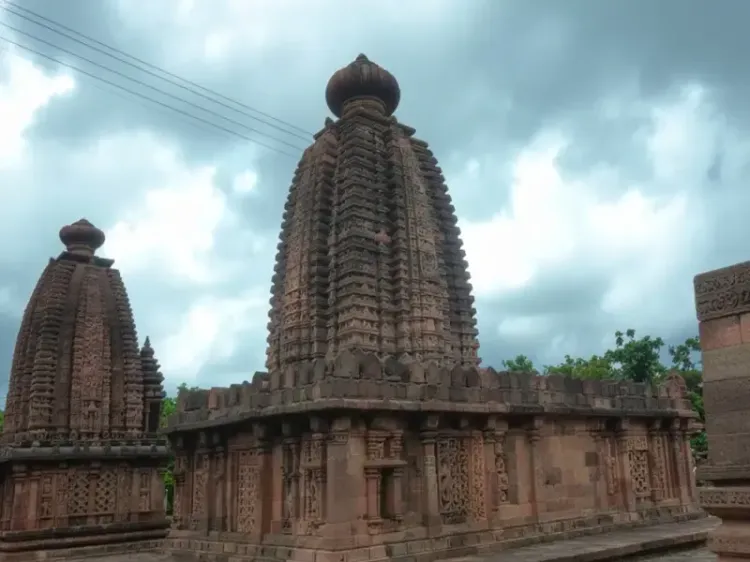 क्या श्री बाला ब्रह्मेश्वर स्वामी मंदिर आक्रमणकारियों के हमले के बावजूद मजबूती से खड़ा है?