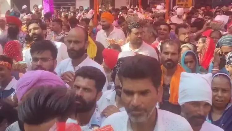 क्या श्री नैना देवी मंदिर में रामनवमी पर श्रद्धालुओं की भारी भीड़ थी?