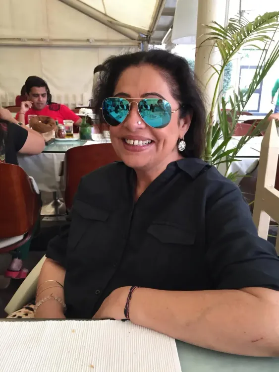 Kirron Kher birthday: Sikandar says 'I love you the most', Anupam pens 52-year tribute