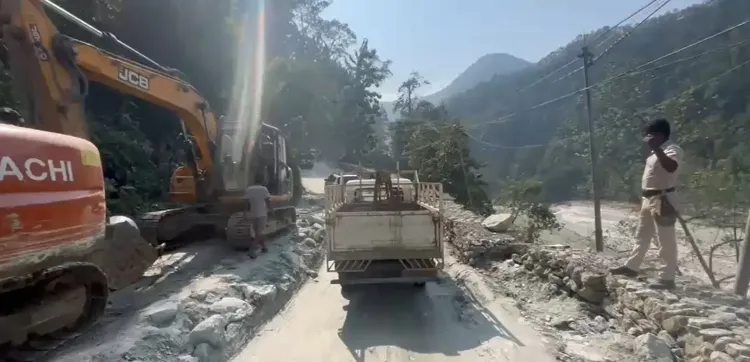 क्या सिक्किम को उत्तर बंगाल से जोड़ने वाला एनएच-10 बंद हो गया है?