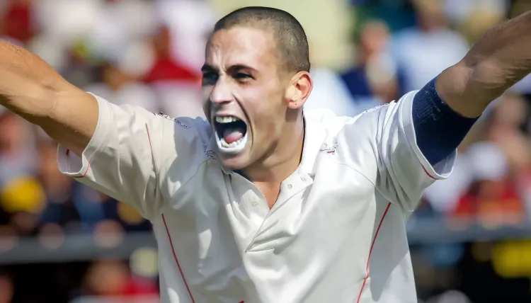 क्या साइमन जोंस एशेज के भुला दिए गए हीरो हैं, जिनकी रिवर्स स्विंग से पोंटिंग भी खौफजदा थे?