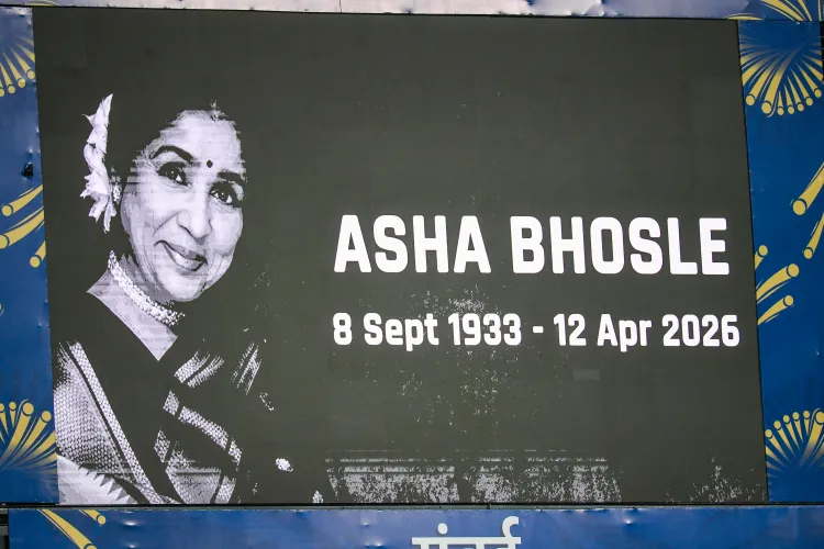 Mohammed Siraj Consoles Asha Bhosle's Granddaughter Amidst Emotional Farewell
