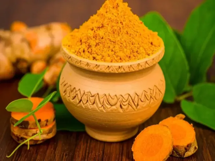 क्या हल्दी सिर्फ मसाला है या जीवन रक्षक औषधि?