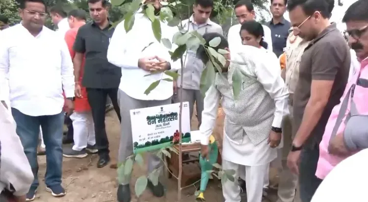 Ek Ped Maa Ke Naam: Sirsa, Harsh Malhotra plant saplings at PBG Ground
