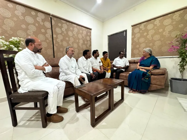 Sitharaman Meets BJP Telangana Leaders in Mahabubnagar