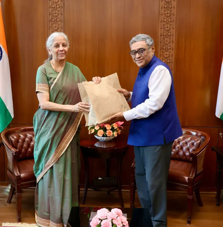 Sitharaman Meets West Bengal Finance Minister Swapan Dasgupta