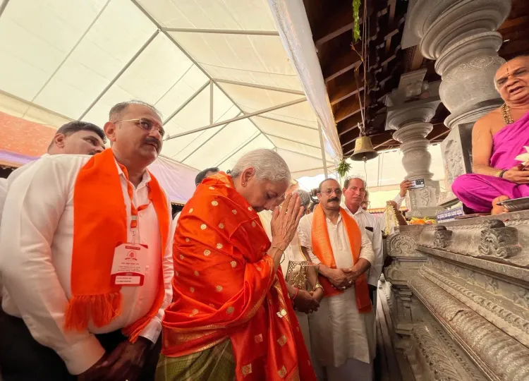 Sitharaman Offers Prayers at Mahalakshmi Temple, Uchhila